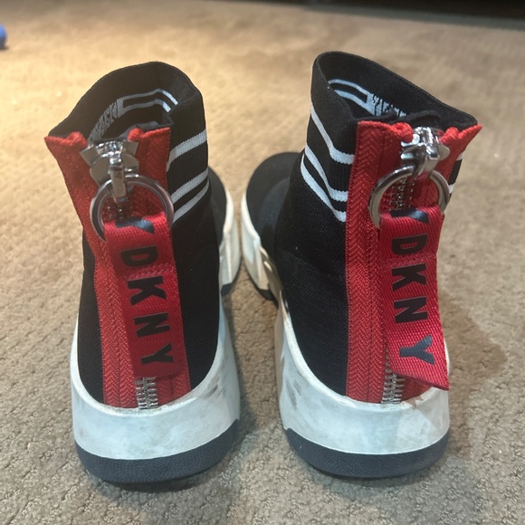 DKNY women’s sock sneakers - Picture 2 of 4